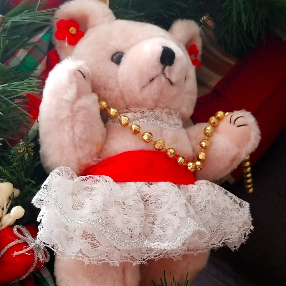 Vintage Holiday Christmas Bear Wreath